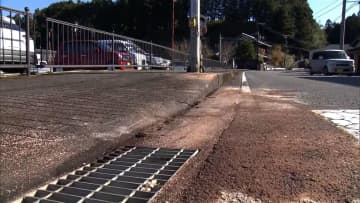 介護士が運転する軽自動車が信号の柱に衝突…90代女性2人死亡　施設利用者の送迎中に事故　和歌山・田辺市