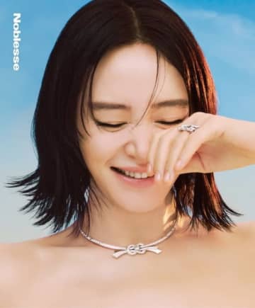 キム・ヘス、グラビアで強烈なカリスマ性をアピール…輝く美貌に視線釘付け