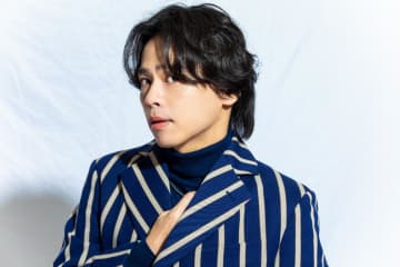 ミュージカルスター中川晃教と「2025年1日も休みなし」福田監督がバテない体作りの秘密をトーク！