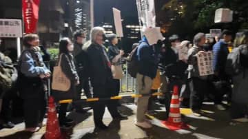 東京の首相官邸前で再び抗議集会　高市発言の撤回求める