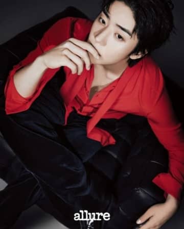 チェ・ジョンヒョプ、より深まった男性美を披露「後退したくないので常に努力している」