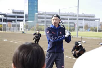 イチロー氏　小中学生に約６時間の熱血指導「努力すればするほど、うまくなれる」
