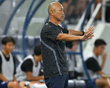 「選手たちには本当に感謝です」最終節に劇的なJ２残留を果たした富山。安達監督は安堵「やっと最後間に合ってね。ほっとしています」