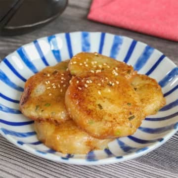 【大根は全部これにして！】「ご飯にもおつまみにも最高」「子供もパクパク食べた」大根の大量消費にもおすすめの絶品大根もちレシピ