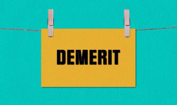 57歳、会社から「早期退職」の声がかかりました……。退職金が増えるので迷っているのですが、早く退職するデメリットはなんですか？