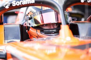 ランキング5位のフェルシュフォーが今季4勝目。新人ツォロフは健闘みせるも表彰台逃す／FIA F2第13戦レース1