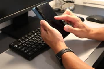 「出張と称して遊んでるだけ」全社員CCで罵倒メールを送ってきた部下　実は相手が評価者で…