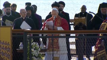 ローマ教皇 ｢ブルーモスク｣へ 就任後初訪問　対話の重要性示す