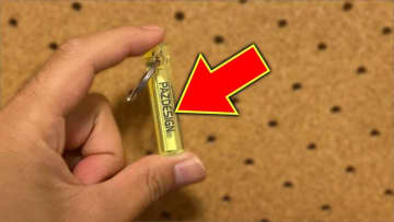 「マジで買ってよかった…」失くしちゃっても絶対また買う、グッとくるキーホルダー。「災害時にも活躍」「付けるだけで安心」