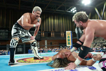 【新日本】「プロレスとアンタに救われた！」Yuto-Iceが師・棚橋弘至から直接勝利！IWGPタッグ王者が青森で執念の1勝目、棚橋組は開幕3連敗