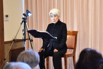 永井小説「ひとり語り」　名手・古屋さん、会場魅了　茨城・古河
