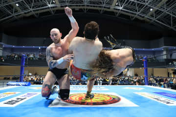 【新日本】辻＆ゲイブ、矢野＆ボルチンを粉砕し首位浮上！ 新世代タッグが“WAR BLASTER”で『WTL』制覇へ加速