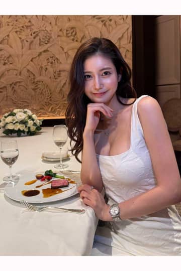 「20代に見えない？」　“令和の峰不二子”阿部なつき、投稿に思わぬ反響「エレガント過ぎるのかも!?」