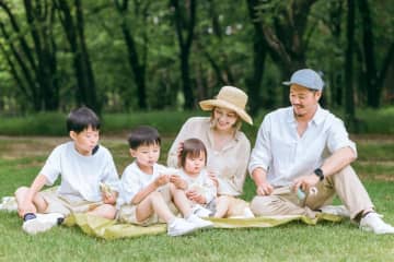 夫婦と子ども3人で世帯年収は「400万円」。所得基準を超えているので都営住宅は諦めていたけど、18歳未満の子どもがいれば“収入基準”が緩和されるって本当？