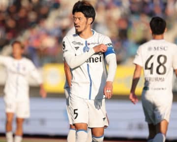 J２優勝という使命感。順風満帆なシーズンではなかったが...山口蛍が回想「できることの最低限はやったつもり」【長崎】