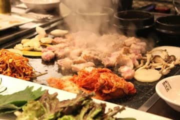 【韓流】松重豊とソン・シギョンは自国の料理をどう食べていたのか？Netflix『隣の国のグルメイト』最大の見どころ、韓日の食文化の特徴と違いを発見！