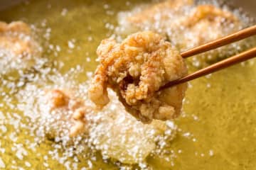 週2で「揚げ物」の我が家。節約のために“揚げ物油”を再利用していますが、夫は「体に悪いからやめて」と言われます。毎回捨てていたら“年数万円”は損しますよね?
