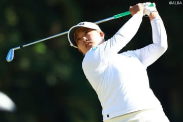 ＜速報＞鈴木愛が単独首位でラスト3Hへ　岩井千怜1差追走