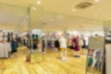 現在の株価で「ユニクロ株」を買おうと思ったら“560万円以上”必要！「株式分割」の前だったら“4700万円以上”も必要だった!?