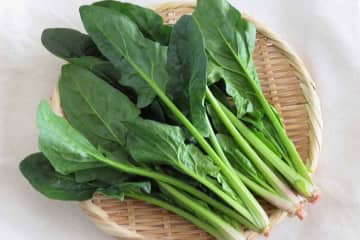 ホウレン草の電子レンジ調理→栄養士「おすすめできません」　時短調理時は要注意　正しい下処理の方法とは