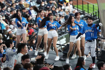 日韓OB戦で“超最強”コラボ実現　両国チア共演のダンスに球場喝采