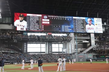 中継画面から“爆音”　声の主が「やかましすぎるやろw」…試合中なのに「うるせぇw」