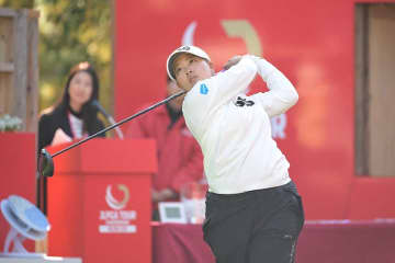 鈴木愛が9年ぶりのメジャー3勝目！　岩井千怜とのプレーオフ制す、ツアー通算22勝目