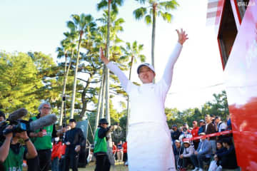 鈴木愛は史上16人目のメジャー3勝目に“感涙”　苦しみ乗り越え「記念にも印象にも残る優勝になった」