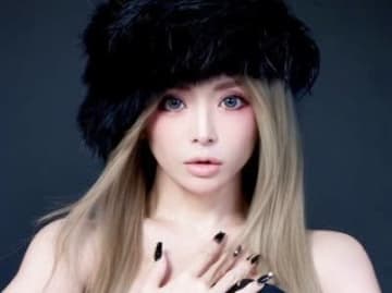 「会えるはずだった一万四千人のTAの皆さんへ向けて」浜崎あゆみ、中止になった上海公演の会場で“無観客公演”を行っていた