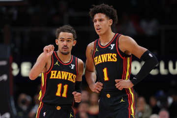 ５年目のJ・ジョンソン台頭で好調を維持するホークス。一方で加速する“ポスト・ヤング”構想＜DUNKSHOOT＞