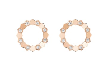 ショーメ“ミツバチの巣”イヤリング、ハニカムモチーフをピンクゴールドとダイヤモンドで