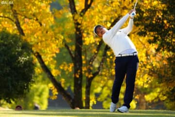 ＜速報＞大岩龍一、砂川公佑が首位でホールアウト　ツアー初Vかけてプレーオフへ