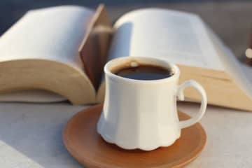 コメダ珈琲の株主優待に「隠れ特典」がある？KOMECAにチャージされる方法と利回りを解説