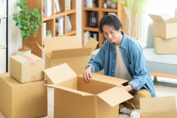 来年から都内で1人暮らし、実家の母に「“500円”でもいいから隣近所に必ず菓子折りを持って行くように！」と強く言われました…。いまでも「引っ越しの挨拶」は必要？