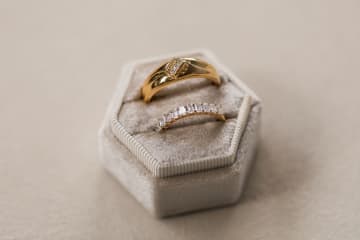 72歳母がスーパーの出張買取で「指輪を売った」ことを後日知りました。相場より安い気がするのですが、取り戻すことはできませんか？