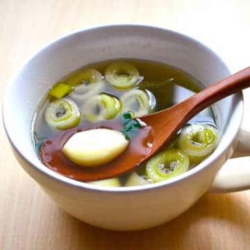 「ニンニク」はお腹を温めて冷えを改善し下痢を止める働きあり【健康長寿に役立つ高齢薬膳】