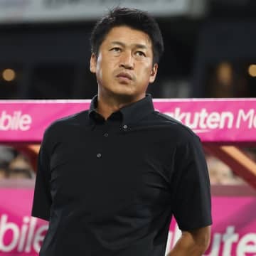 「申し訳ありません」そして９秒間の沈黙...ヴィッセル指揮官が涙をこらえて伝える「今シーズン限りで退任することにしました」