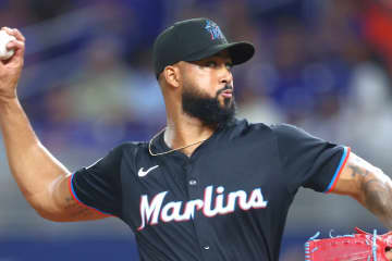 ドジャース、22年CY賞右腕をトレードで獲得⁉　現地記者がアイデア紹介も批判の声上がる...「最近見たなかで最悪の一つ」「５番手になるだけ」