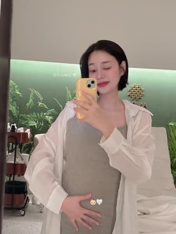 AOA ユナ、第1子を出産！写真と共に報告「生まれてきてくれてありがとう」