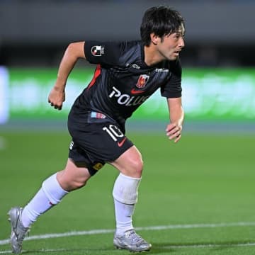 元日本代表10番の絶品スルーパス「やっぱ翔哉上手いわ」。浦和逸材の決勝点を演出「完璧な質を提供」「凄すぎるよ」の声