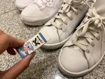 ダイソーで見つけた『消しゴム』　スニーカーや上履きをこすると…？【100均グッズ】