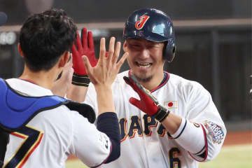 中田翔氏は「まだ現役いける」　驚愕の特大弾…ファン“異例の要望”「DHで帰ってきて！」