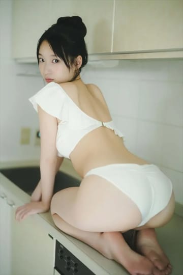 制コレ24・百田汐里、“無垢”をテーマに色白美ボディ披露　最新デジタル写真集『無垢な彼女』発売