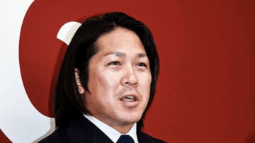 「ロン毛の金八に見えた」巨人・甲斐拓也、契約更改での“激変ヘア”にネット騒然「話が入ってこんw」