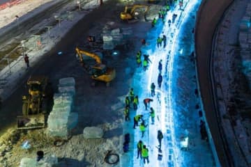 ハルビン氷雪大世界「スーパーアイススライダー」の建設進む―中国