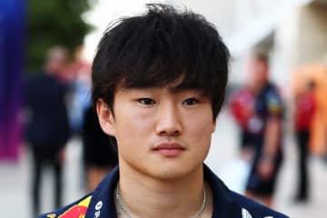 角田裕毅、10位入賞もローソンを追い抜けず...相棒フェルスタッペンが７勝目、12ポイント差で最終戦へ【F1カタールGP】