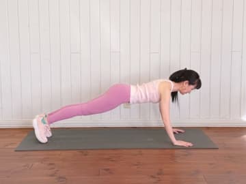 年末太りを撃退！1分で滝汗!?全身引き締めダイエット「マウンテンクライマー」