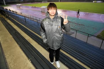 ｢誘われたら飲みます。たぶん…｣新天地デビュー福田師王が語る麦焼酎騒動と｢後輩たちはビビっていたかも｣母校訪問、｢絡んでくる｣インターハイ優勝の10番