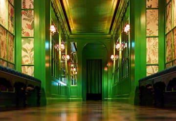 「GUCCI」の美学と食が融合したレストラン。五感を研ぎ澄まし、食をアートとして味わえる空間に