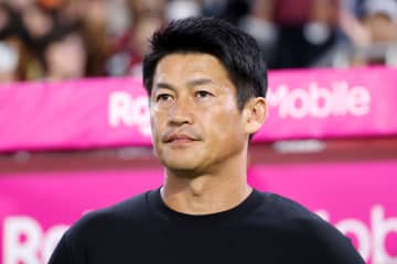 J1神戸・吉田監督が電撃退任表明　ファンも“騒然”　涙ぐみながら思い語る「来シーズン新たな環境でチャレンジ」